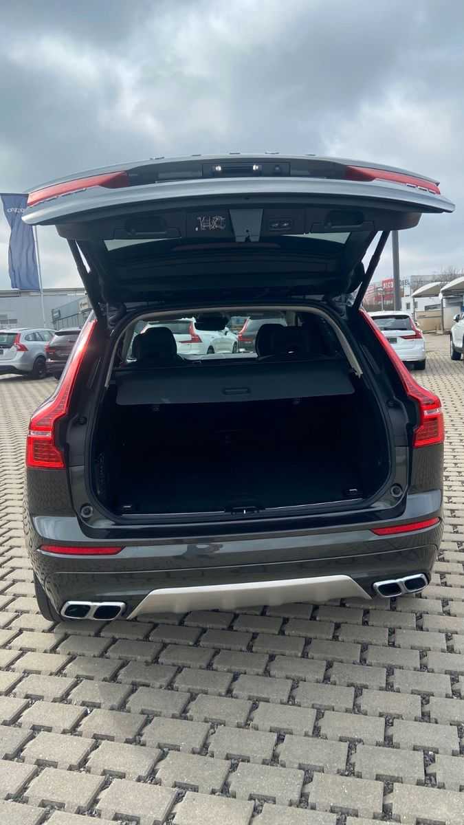 Volvo  XC60 Momentum Pro AWD