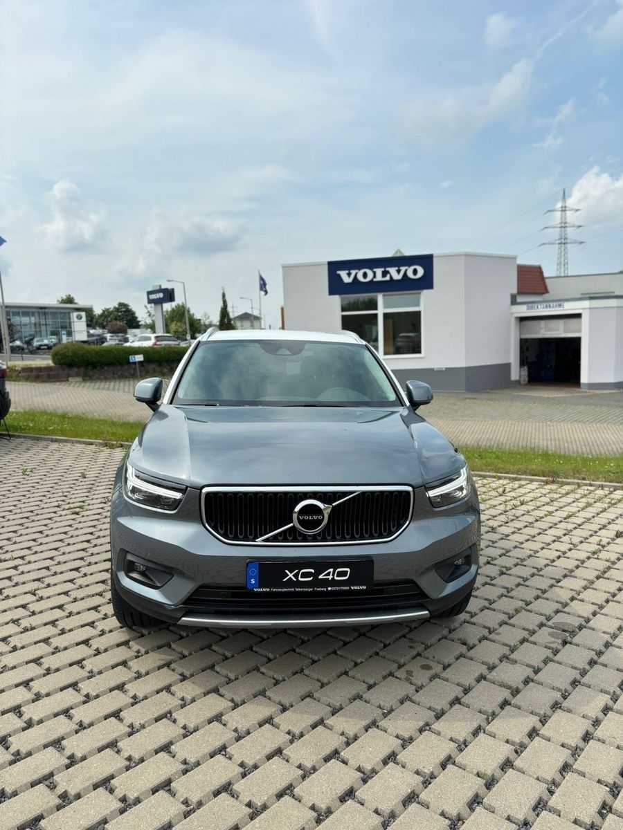 Volvo  XC40 Momentum 2WD