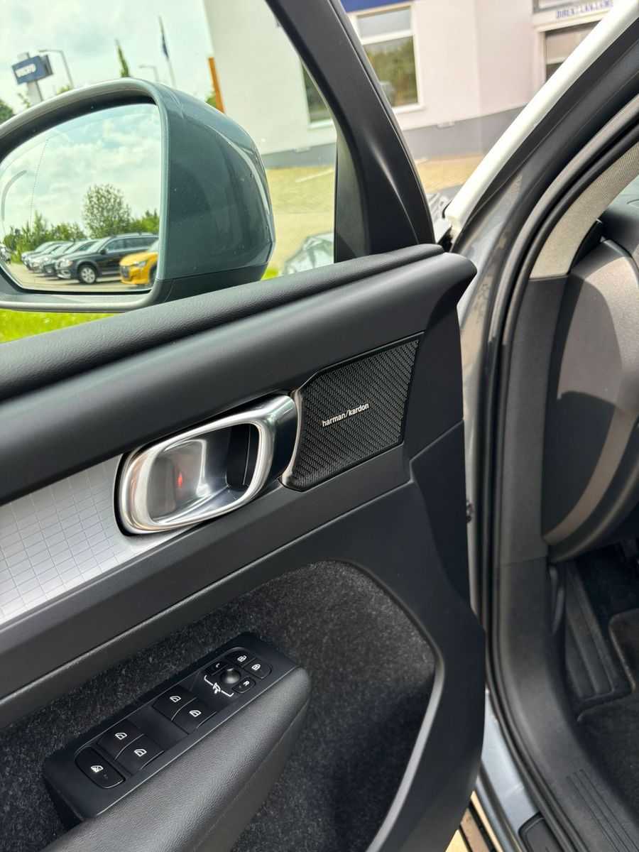 Volvo  XC40 Momentum 2WD