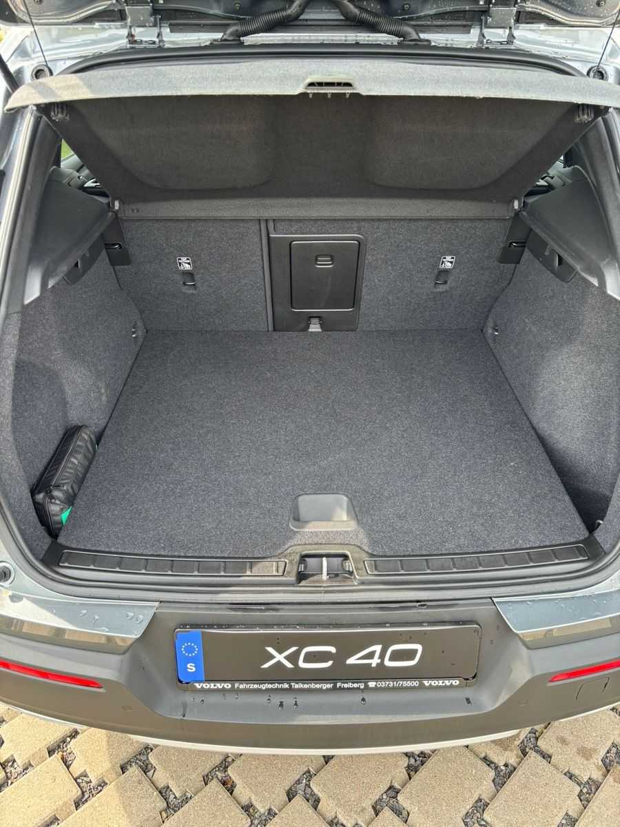 Volvo  XC40 Momentum 2WD