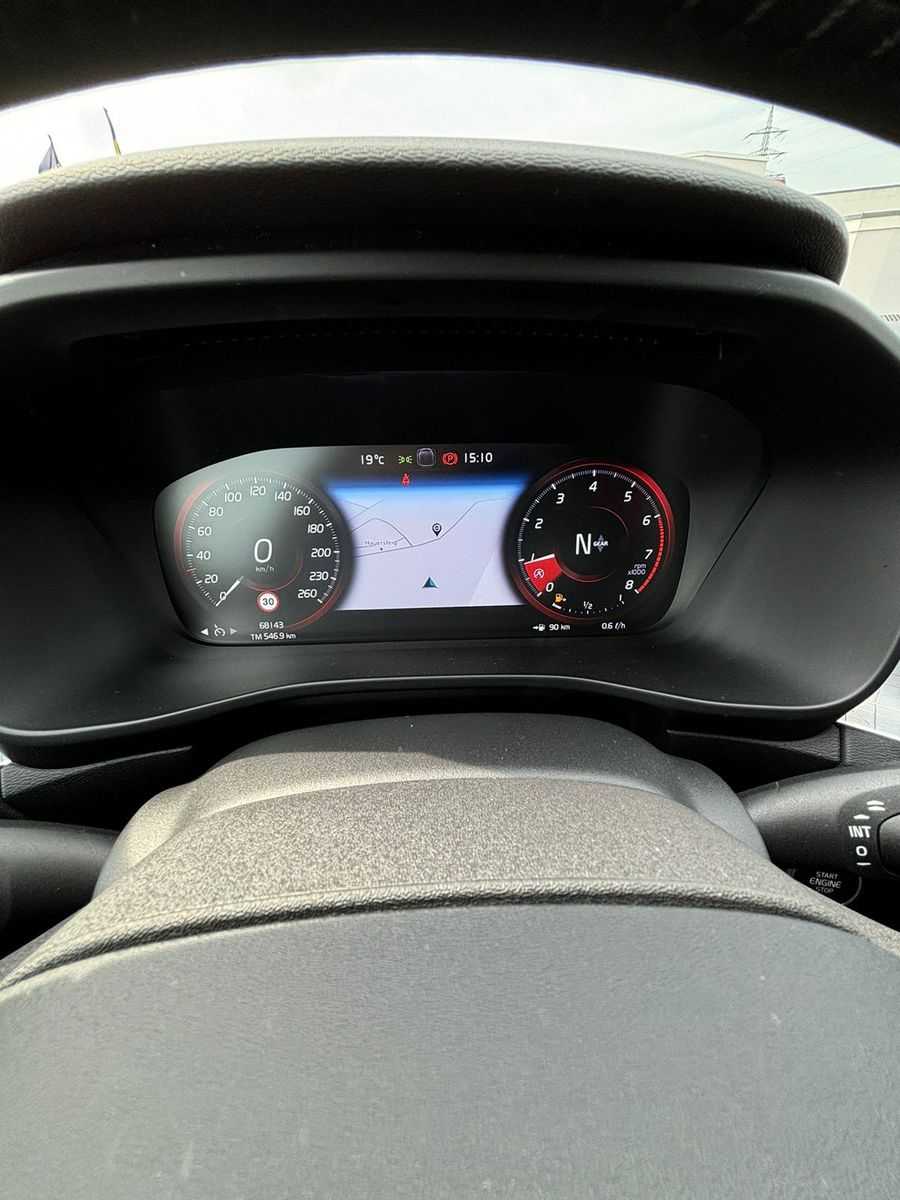 Volvo  XC40 Momentum 2WD