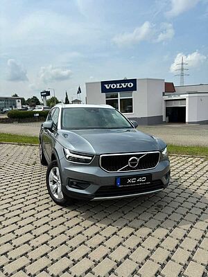 Volvo  XC40 Momentum 2WD