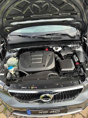 Volvo  XC40 Momentum 2WD