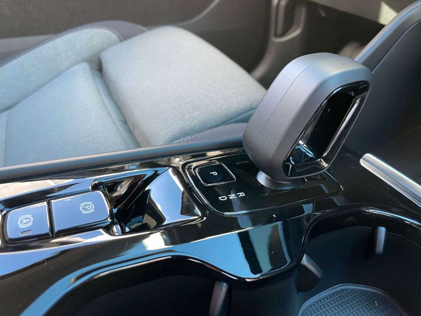 Volvo  T5Core Recharge Plug-In Hybrid 2WD