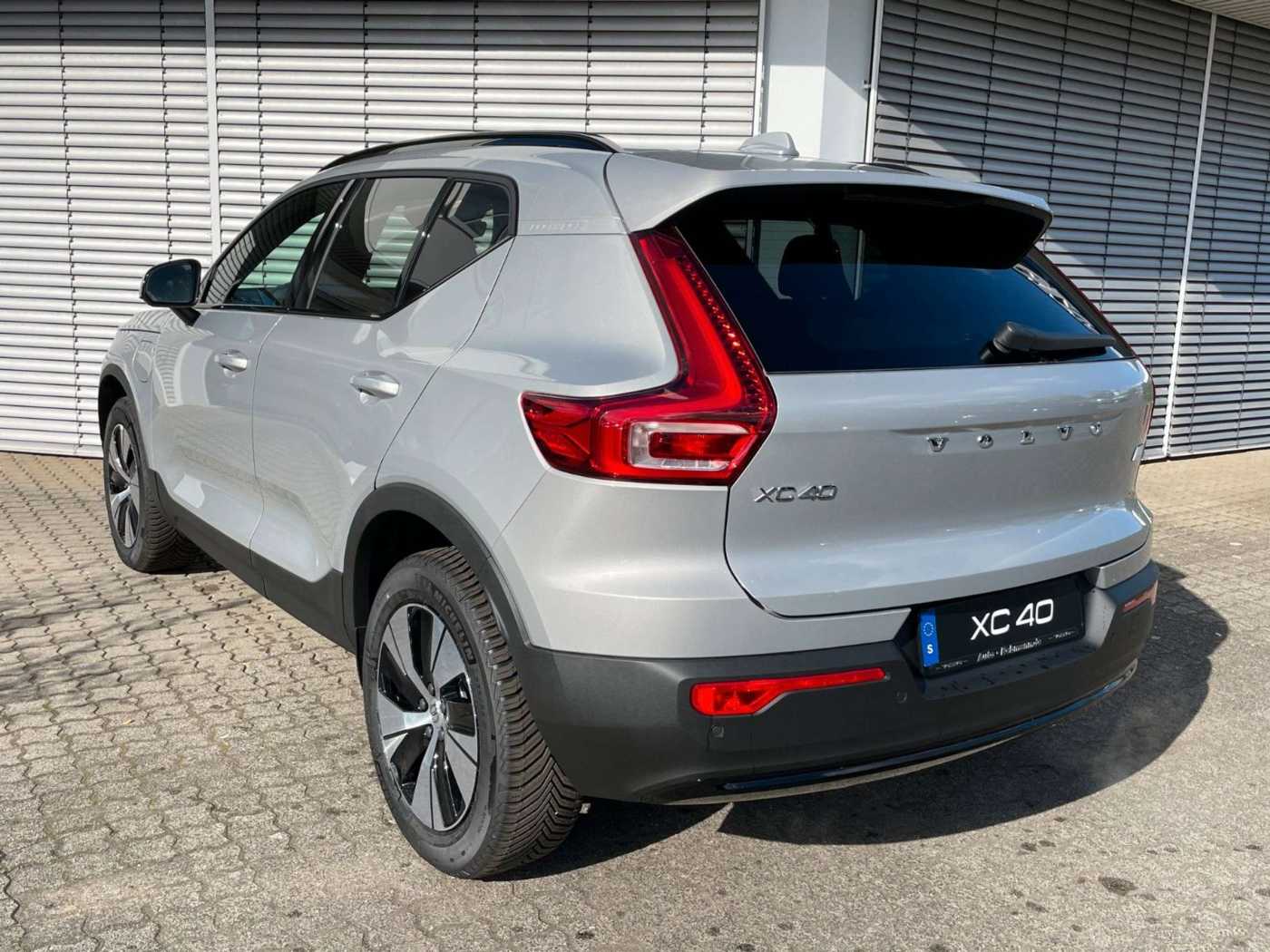 Volvo  T5Core Recharge Plug-In Hybrid 2WD