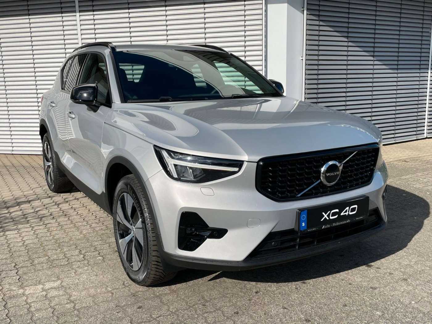 Volvo  T5Core Recharge Plug-In Hybrid 2WD