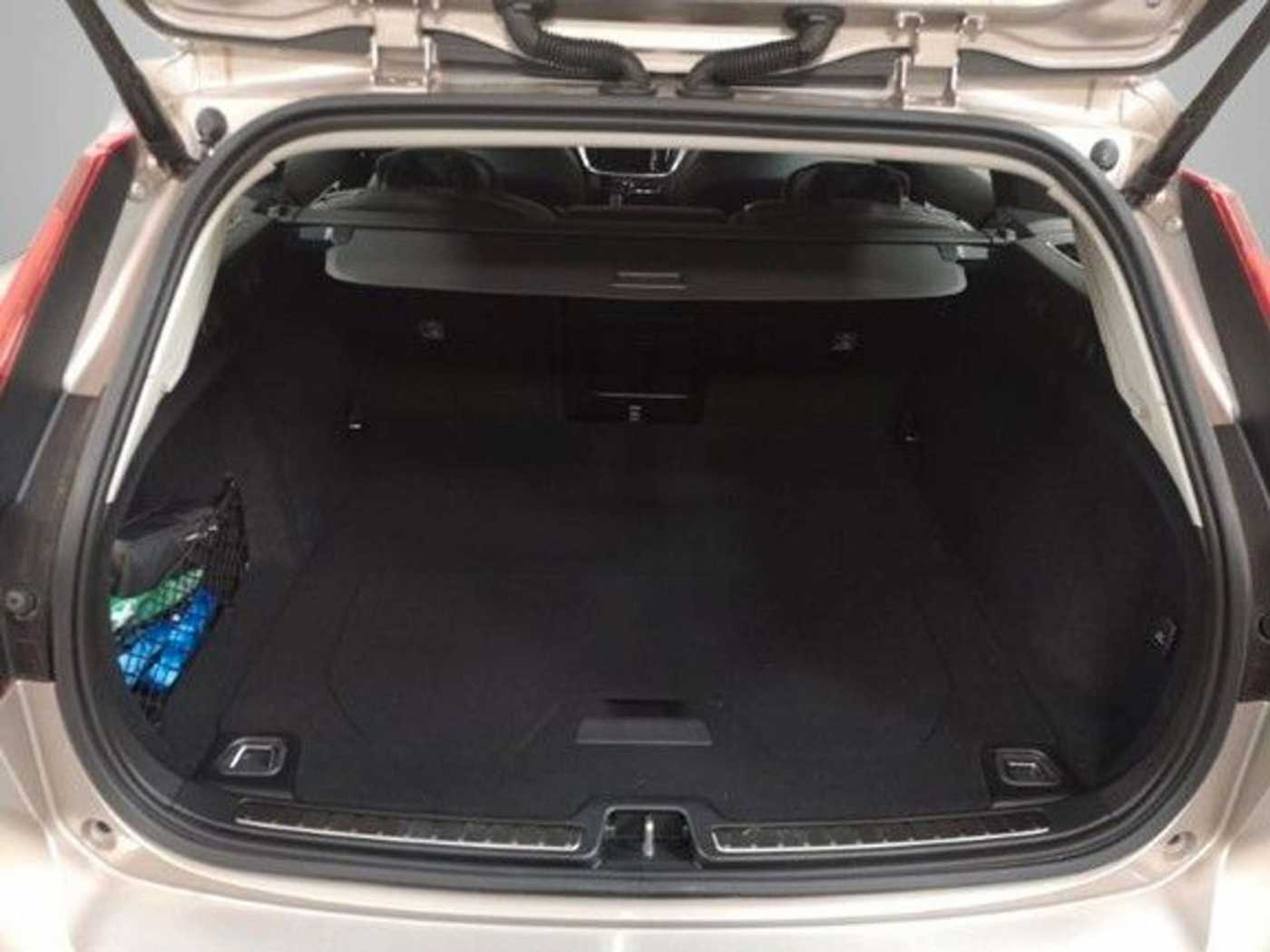 Volvo  *Ultimate Bright*Winter-P*360°*wenig Kilom