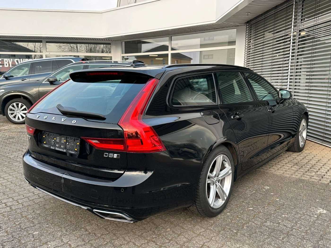 Volvo  D5*R Design*AWD*Licht*Standh*Xenium*Autom.
