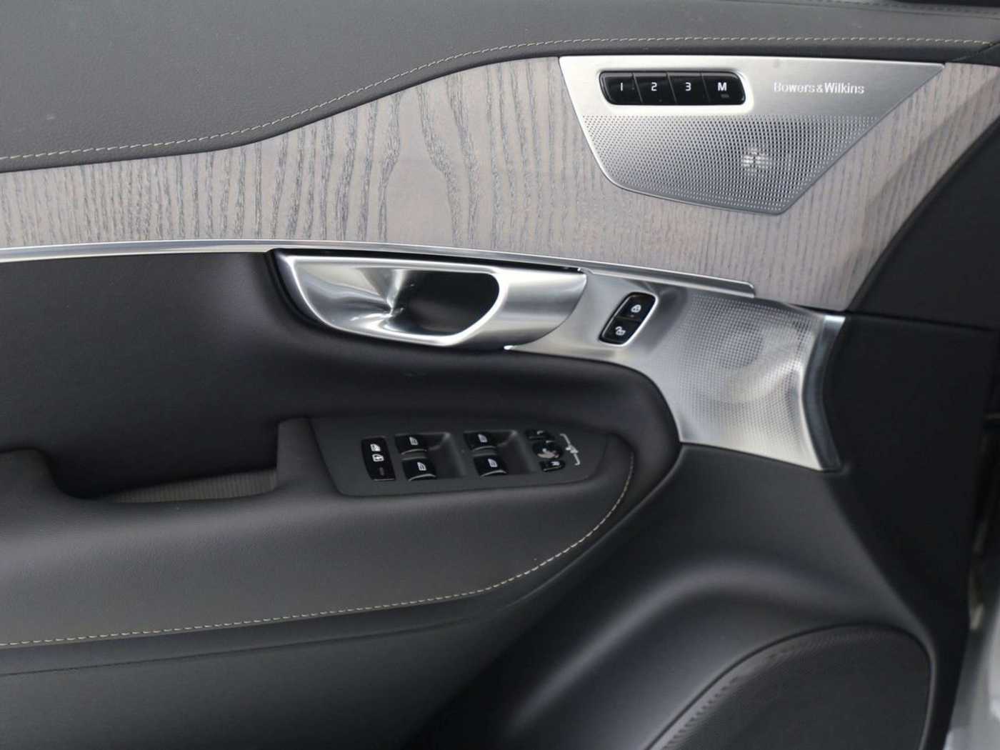 Volvo  T8 Ultra Bright*Plug-In*AWD*Bowers&Wilkins