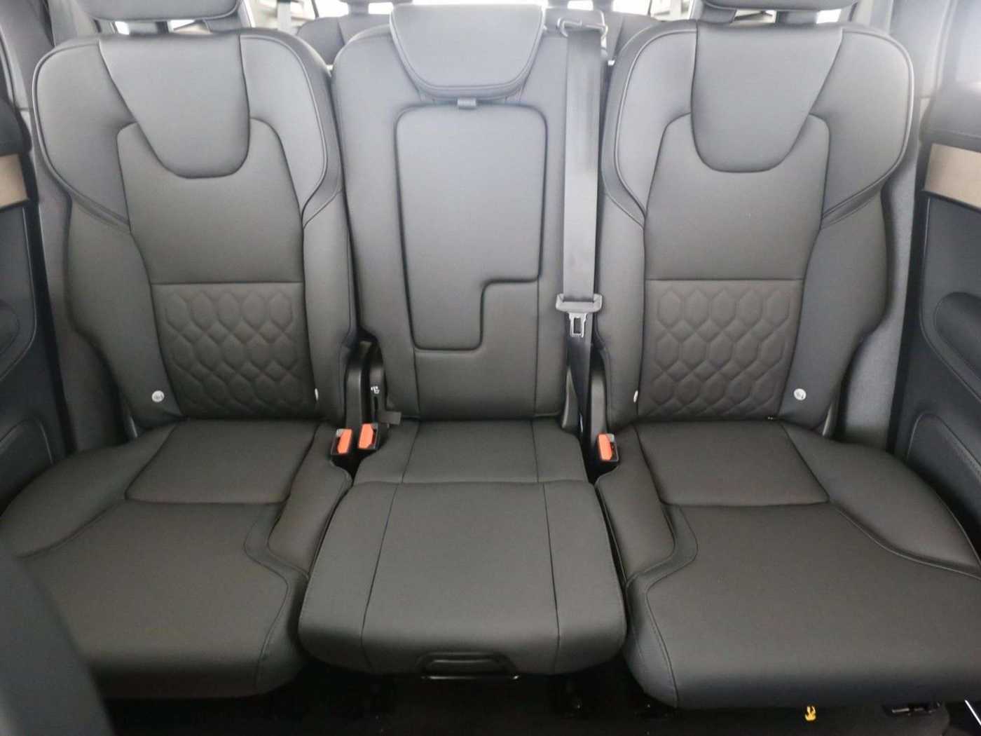 Volvo  T8 Facelift*Plus Dark* LuftFW*SD*360°K*