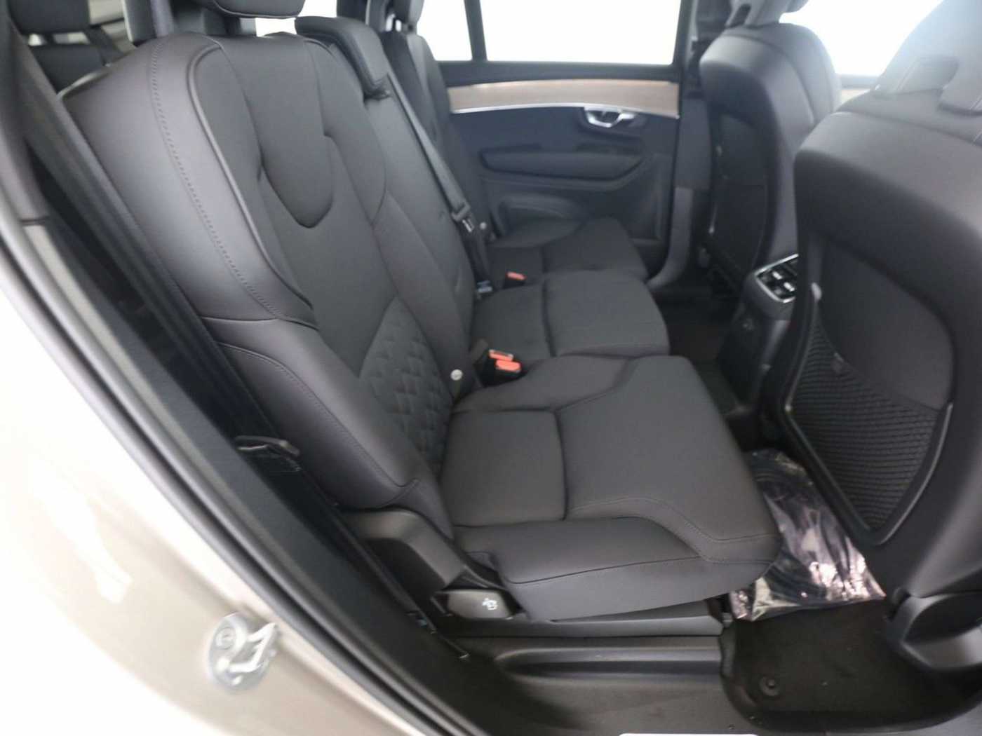 Volvo  T8 Facelift*Plus Dark* LuftFW*SD*360°K*