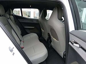 Volvo  Plus 2WD Pure Electric