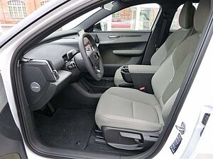 Volvo  Plus 2WD Pure Electric