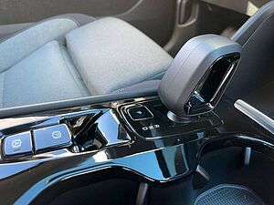 Volvo  T5Core Recharge Plug-In Hybrid 2WD