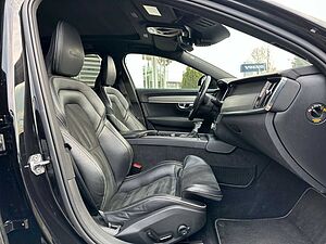 Volvo  D5*R Design*AWD*Licht*Standh*Xenium*Autom.