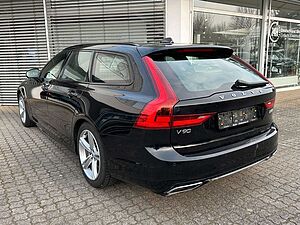 Volvo  D5*R Design*AWD*Licht*Standh*Xenium*Autom.
