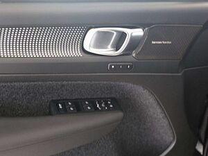 Volvo  B3 Ultra Black Edition*AHK*Business-P*