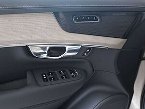 Volvo  T8 Facelift*Plus Dark* LuftFW*SD*360°K*