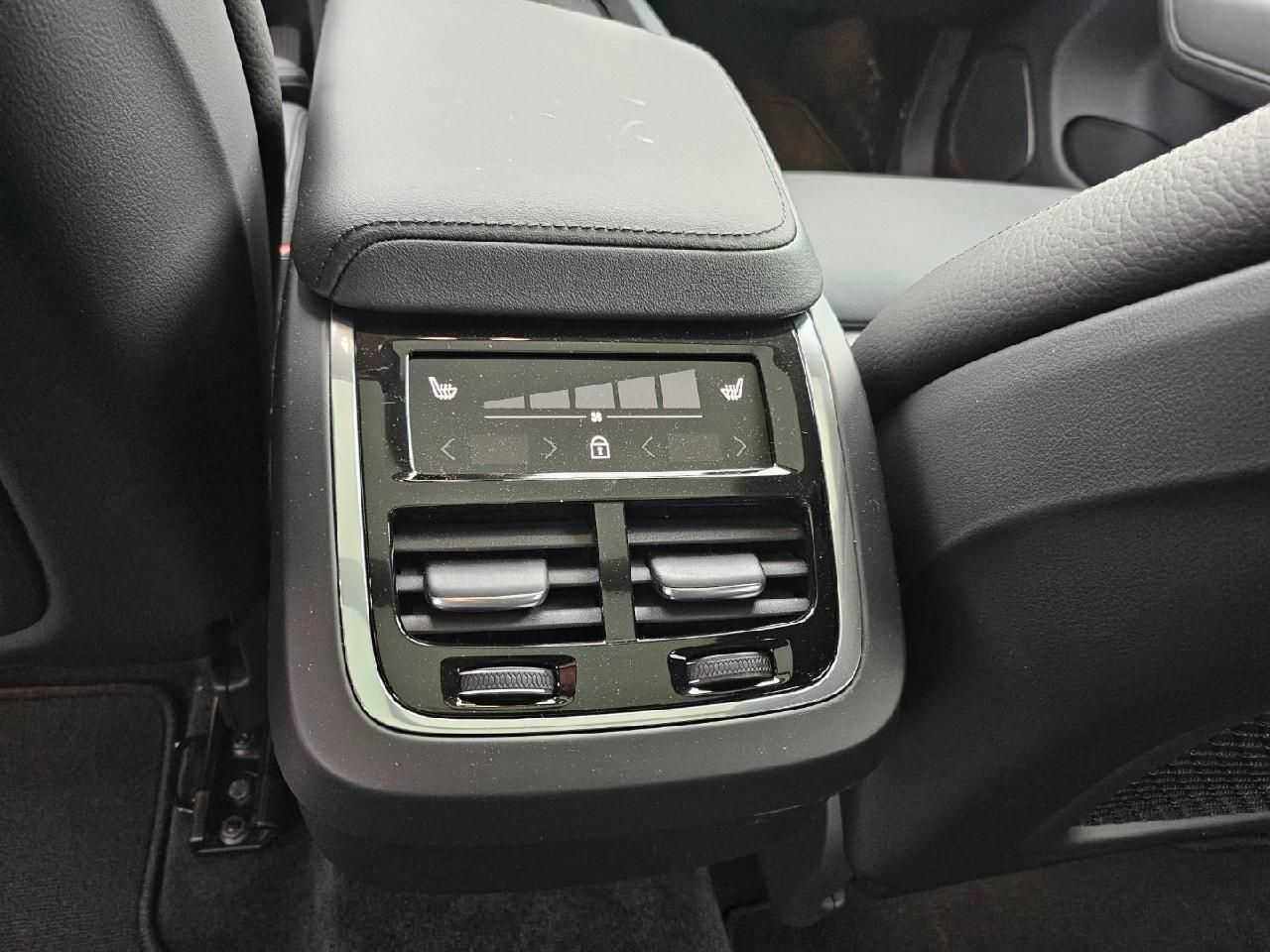 Volvo  Ultimate Dark AWD