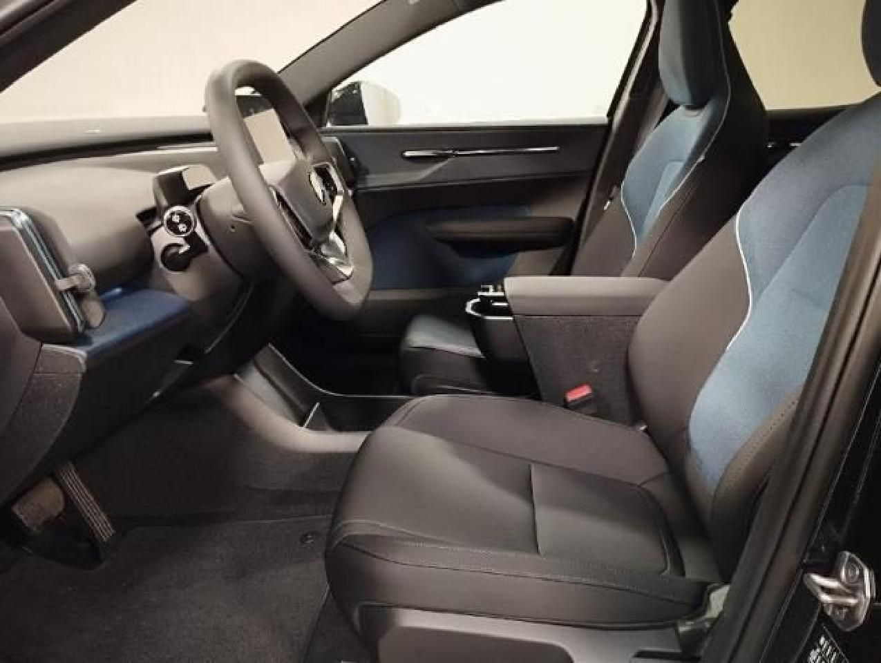 Volvo  Ultra 2WD Pure Electric
