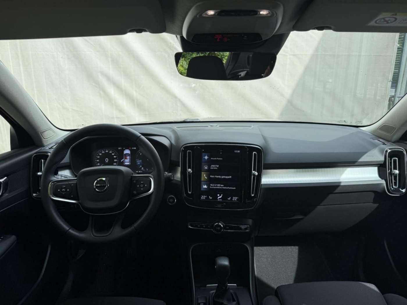 Volvo  D3 2WD Momentum Pro (EURO 6d-TEMP) Klima Navi