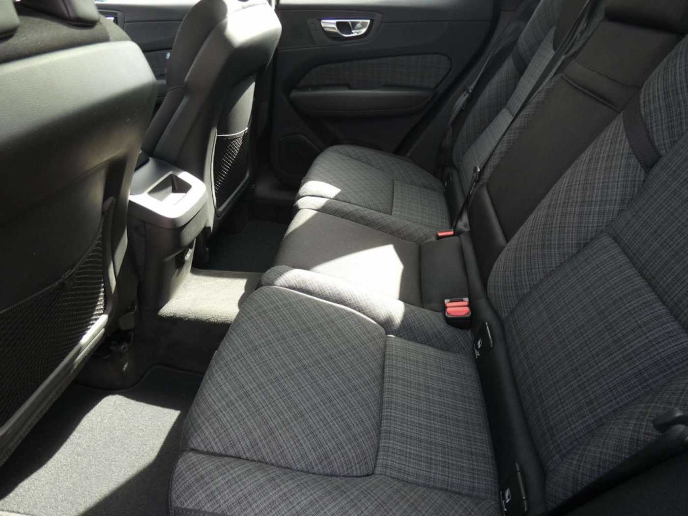 Volvo  B4 Momentum Pro Klima Rückfahrkamera