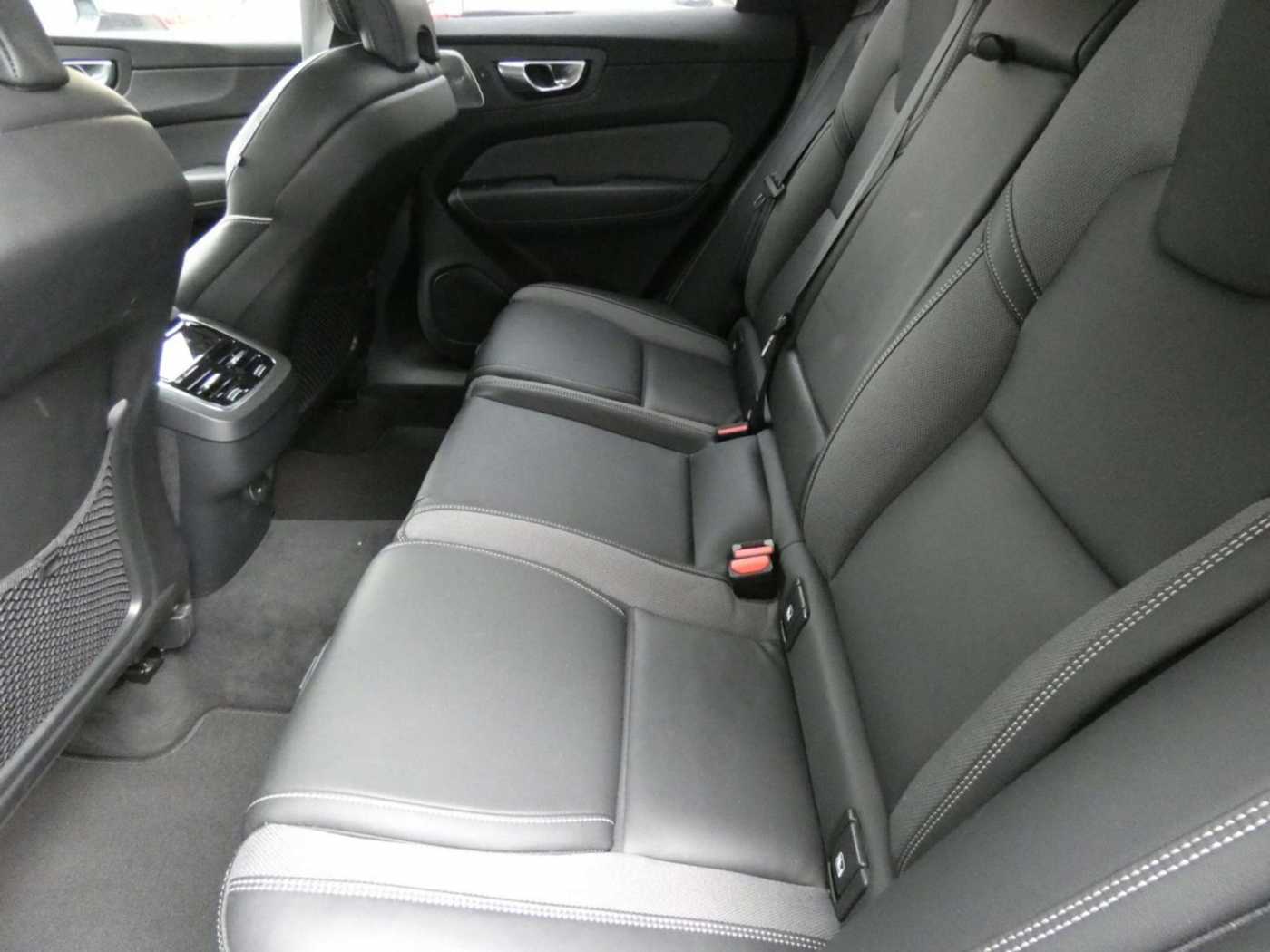 Volvo  B5 (Benzin) AWD Ultimate Dark (EURO 6d) Klima