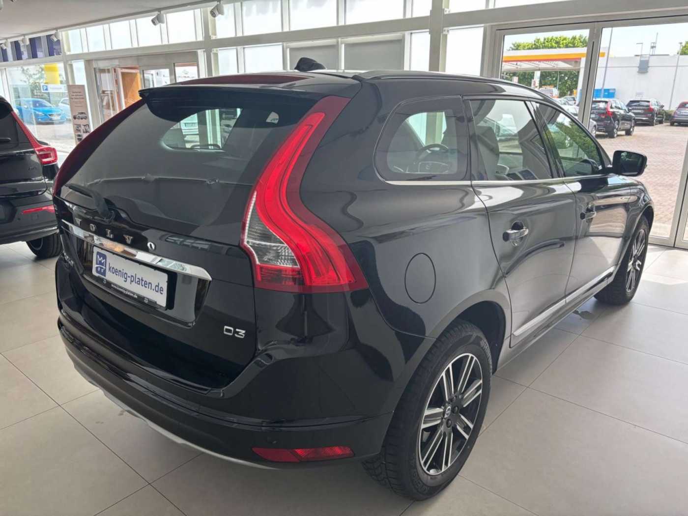 Volvo  D3 DPF 2WD Summum Klima Leder Einparkhilfe