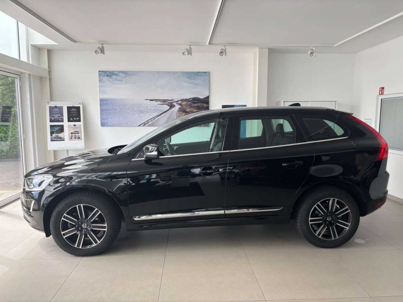 Volvo  D3 DPF 2WD Summum Klima Leder Einparkhilfe
