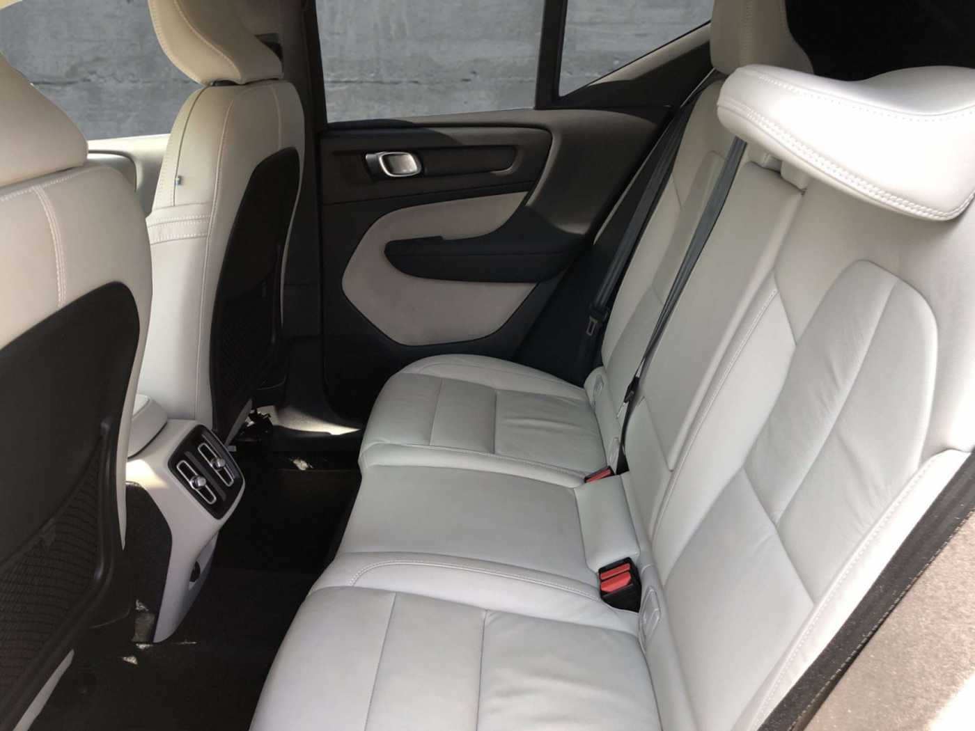 Volvo  T2 2WD Plus Bright (EURO 6d) Klima Navi