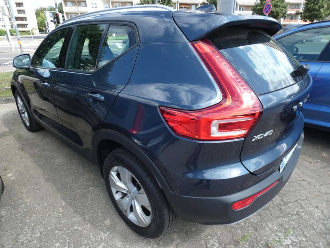 Volvo  D3 2WD Momentum Pro (EURO 6d-TEMP) Klima Navi