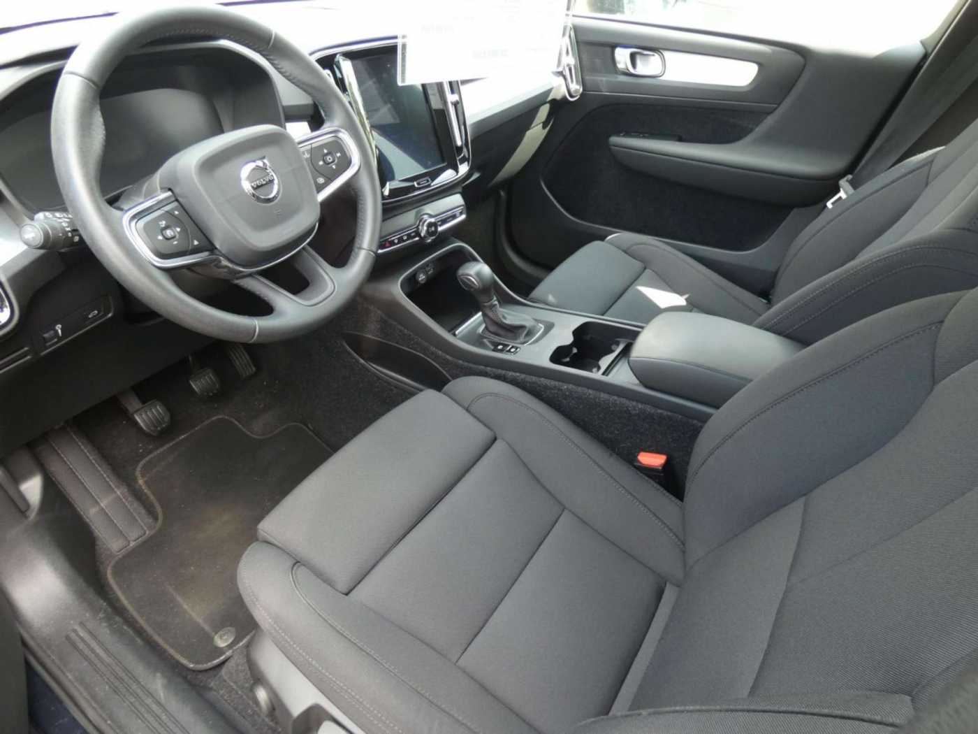 Volvo  D3 2WD Momentum Pro (EURO 6d-TEMP) Klima Navi