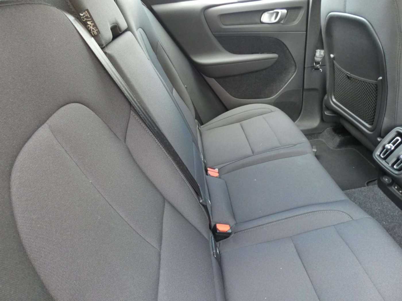 Volvo  D3 2WD Momentum Pro (EURO 6d-TEMP) Klima Navi