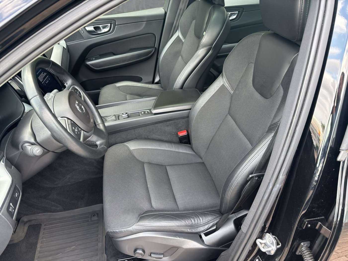 Volvo  D4 2WD Momentum (EURO 6d-TEMP) Klima Navi