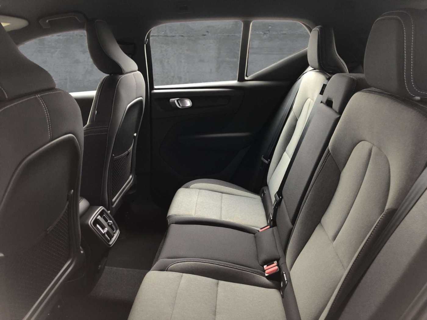 Volvo  B4 2WD Plus Bright (EURO 6d) Klima Rückfahrkamera