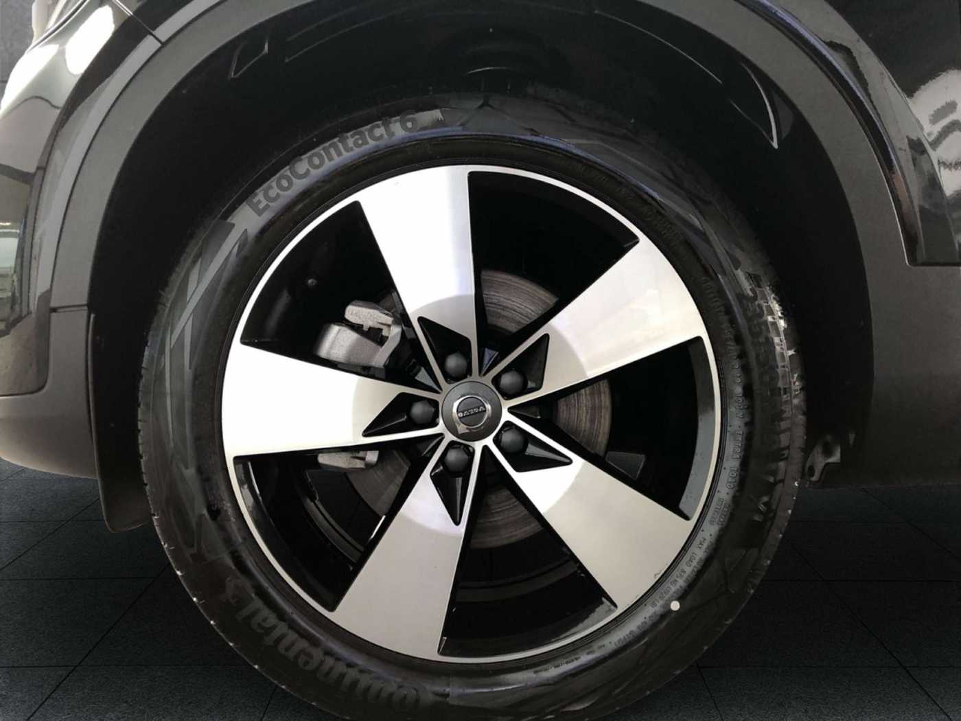 Volvo  B4 2WD Plus Bright (EURO 6d) Klima Rückfahrkamera