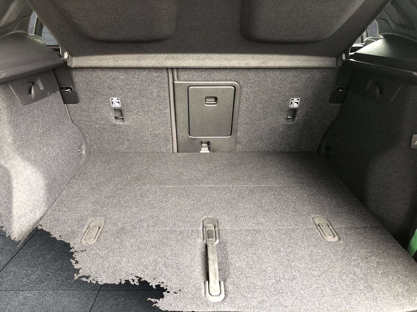 Volvo  B4 2WD Plus Bright (EURO 6d) Klima Rückfahrkamera