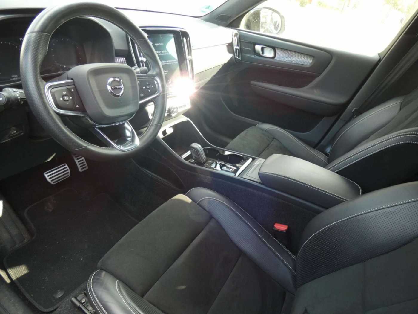 Volvo  D4 AWD R-Design (EURO 6d-TEMP) Klima Navi