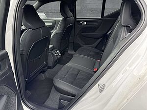 Volvo  B3 2WD Plus Dark (EURO 6d) Klima Rückfahrkamera