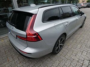 Volvo  B4 Benzin Plus Dark Klima Rückfahrkamera