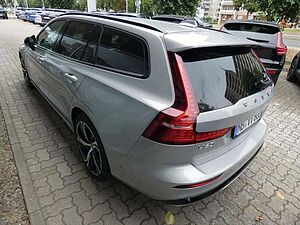 Volvo  B4 Benzin Plus Dark Klima Rückfahrkamera