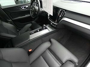 Volvo  B4 Benzin Plus Dark Klima Rückfahrkamera