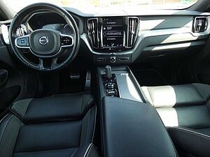 Volvo  B5 (Diesel) AWD R-Design (EURO 6d) Klima Navi