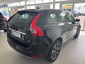 Volvo  D3 DPF 2WD Summum Klima Leder Einparkhilfe