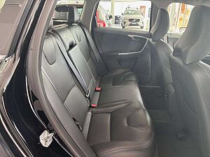 Volvo  D3 DPF 2WD Summum Klima Leder Einparkhilfe