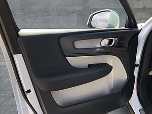 Volvo  T2 2WD Plus Bright (EURO 6d) Klima Navi