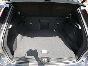 Volvo  D3 2WD Momentum Pro (EURO 6d-TEMP) Klima Navi