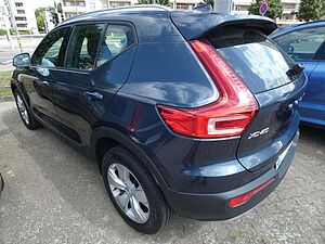 Volvo  D3 2WD Momentum Pro (EURO 6d-TEMP) Klima Navi