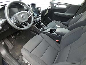 Volvo  D3 2WD Momentum Pro (EURO 6d-TEMP) Klima Navi