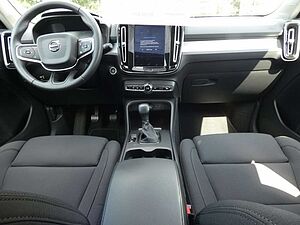 Volvo  D3 2WD Momentum Pro (EURO 6d-TEMP) Klima Navi